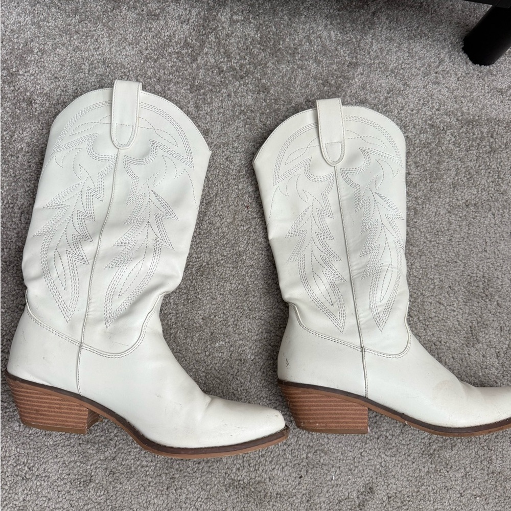 White cowgirl boots